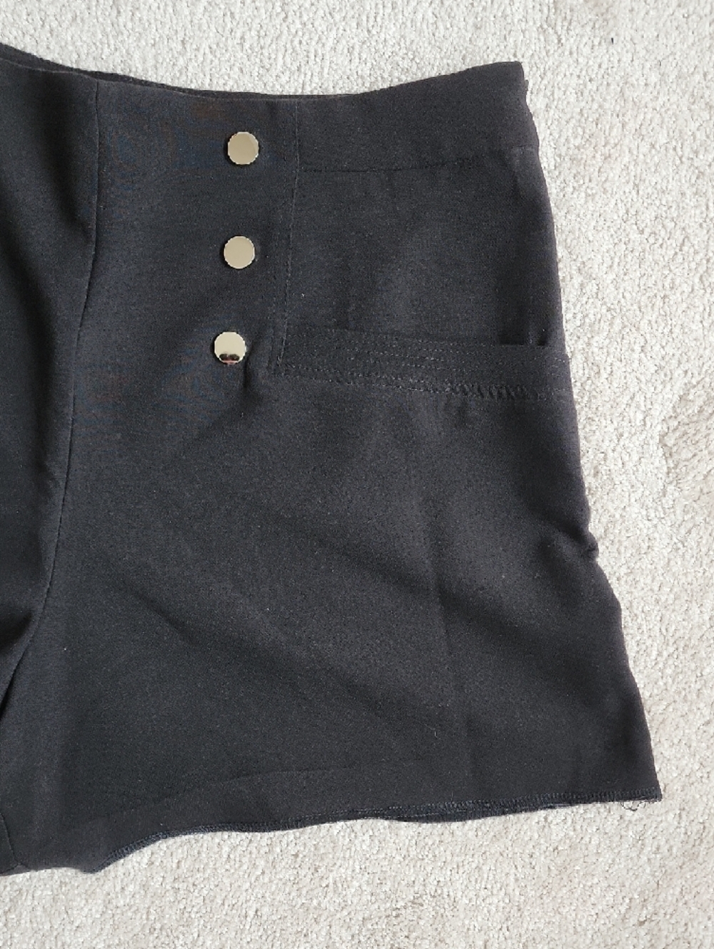 le chateau Black High-Waist Buttoned Shorts Sz 14 - Picture 2 of 5